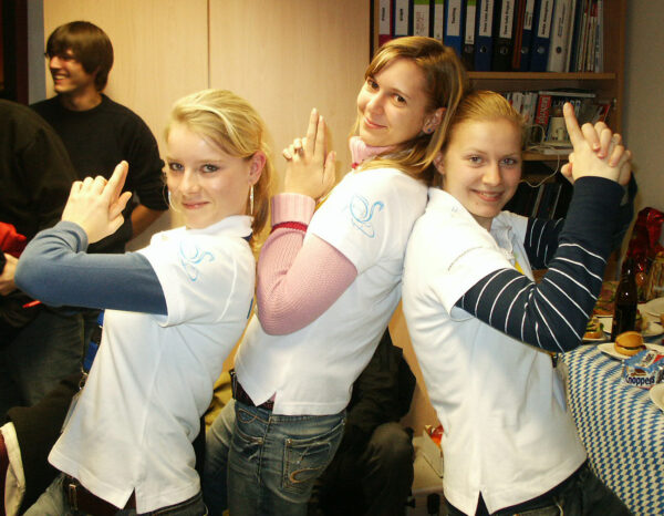 Three Angels for Robert - the SLMIMA 2007 management team - Cornelia Espenhahn, Maria Mehlich, and Steffi Parton (from left to right)